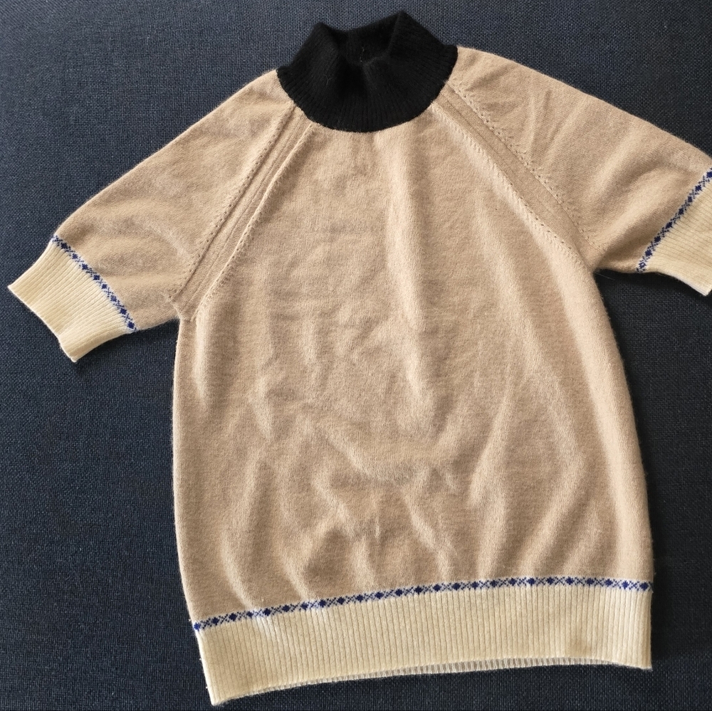 Joan & David Black and Beige Knit Top 100% Cashemere